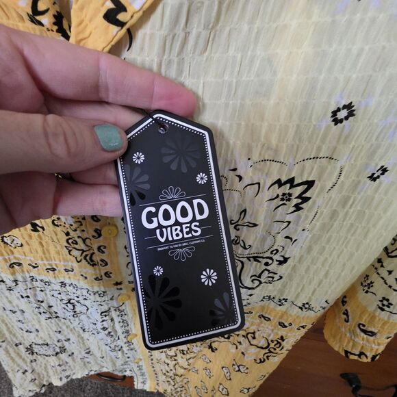 NWT Good Vibes Large Hippie Shirt Yellow Handkerchief Print 70's Button Up - Picture 4 of 8